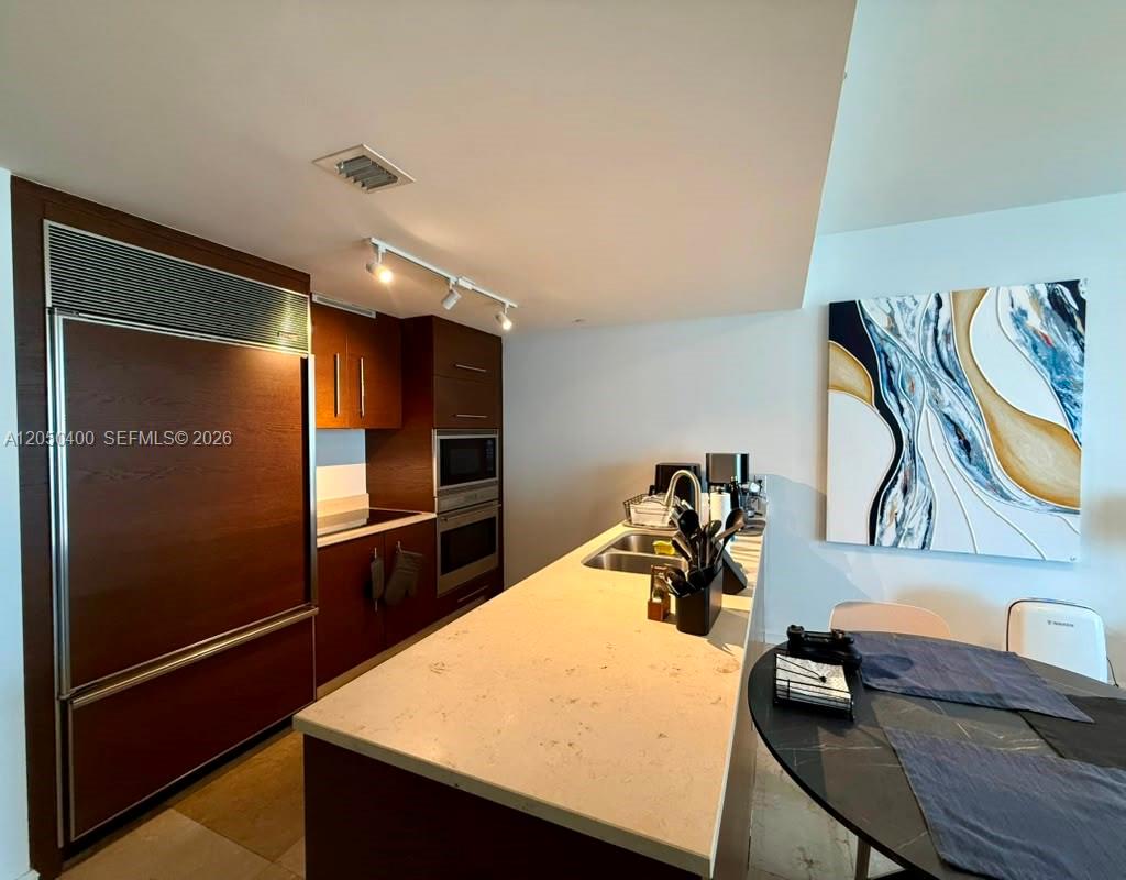 475 Brickell Avenue, Unit 1012 Miami, FL 33131 - Photo 8 of 34