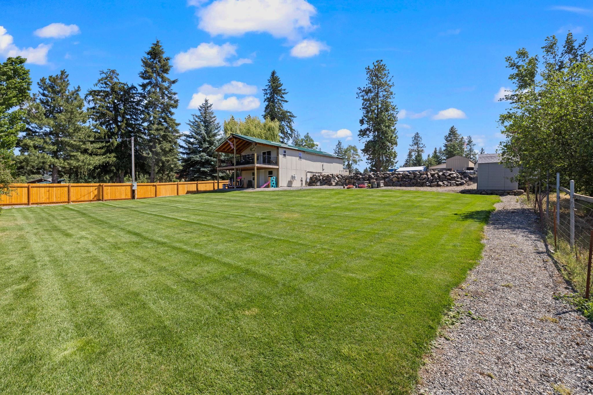 14321 Roberts Road Mica, WA 99023 - Photo 3 of 31