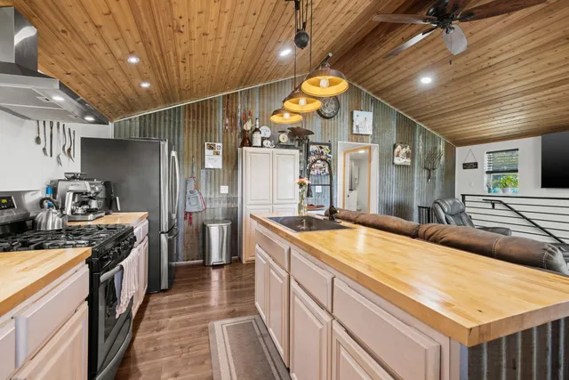 $347,000 | 14321 Roberts Road, Mica, WA 99023