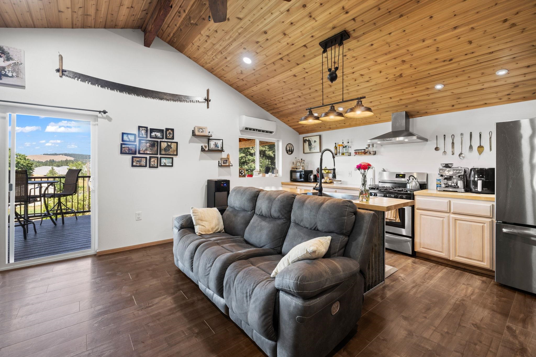 14321 Roberts Road Mica, WA 99023 - Photo 10 of 31