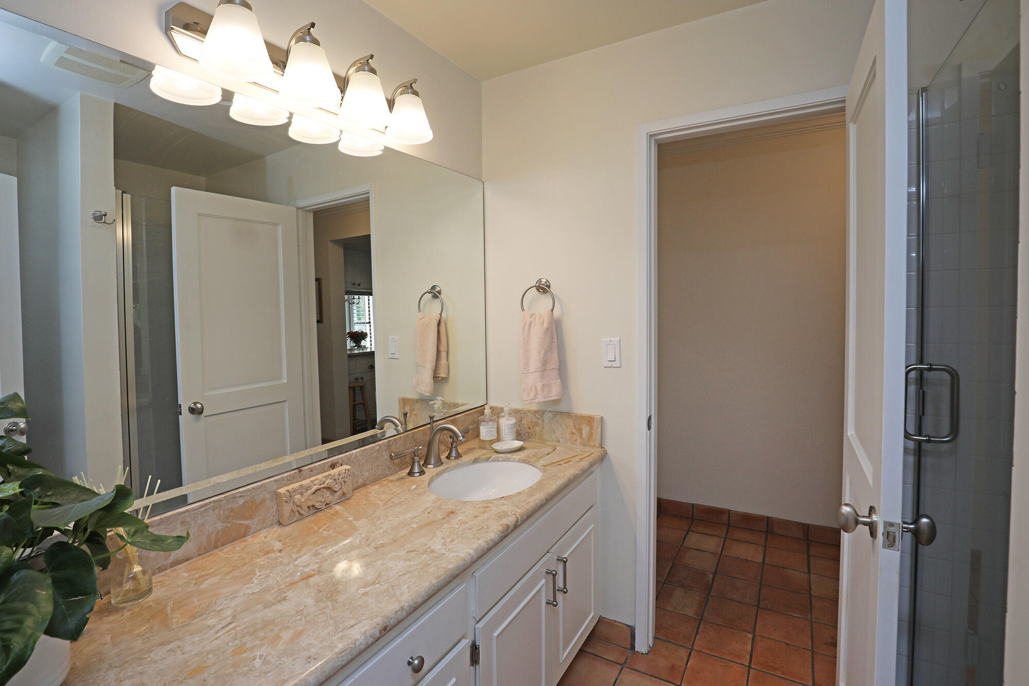 3375 Foothill Road, Unit 321 Carpinteria, CA 93013 - Photo 8 of 14 Bath 2