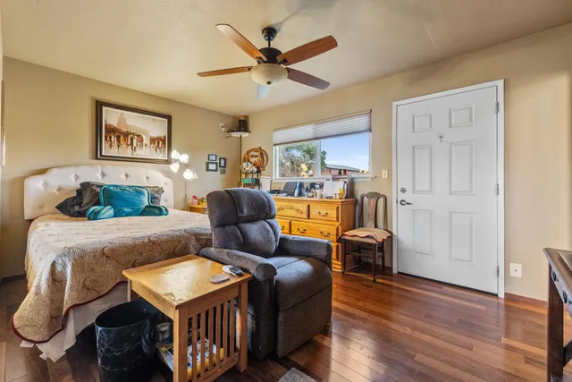 a view of a yard with a fountain