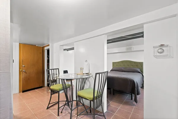 $785,000 | 3036 North Kedzie Avenue, Chicago, IL 60618