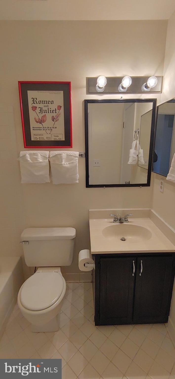 12325 Sandy Point Court Silver Spring, MD 20904 - Photo 12 of 32 Bathroom #1