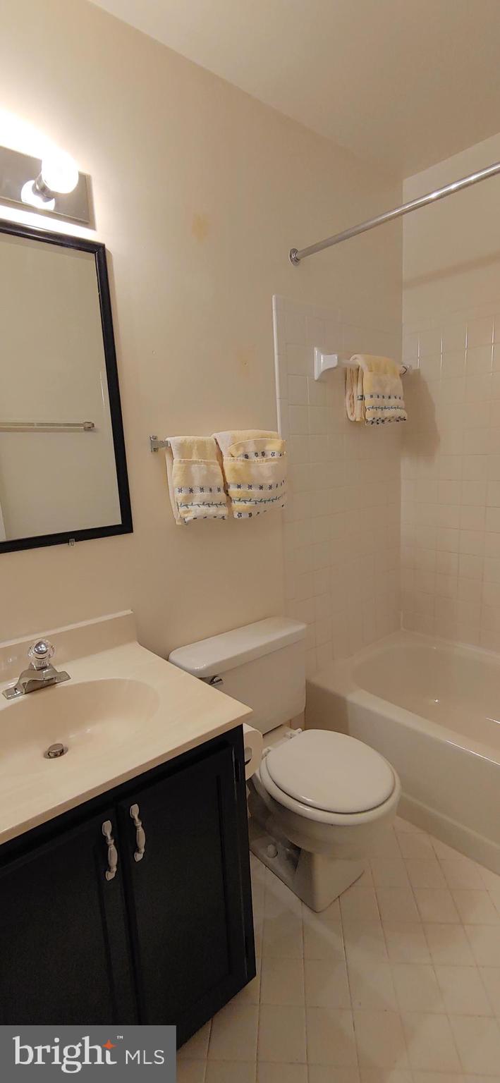 12325 Sandy Point Court Silver Spring, MD 20904 - Photo 16 of 32 Bathroom #2
