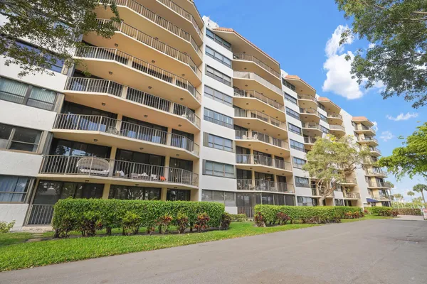 $6,500 | 859 Jeffery Street, Unit 506, Boca Raton, FL 33487