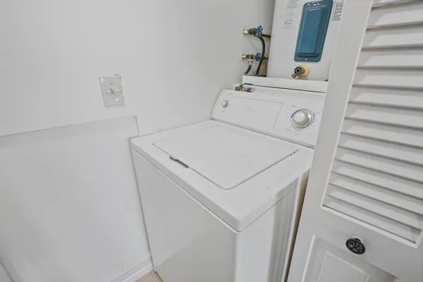 $6,500 | 859 Jeffery Street, Unit 506, Boca Raton, FL 33487