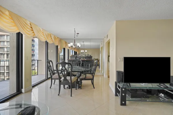$6,500 | 859 Jeffery Street, Unit 506, Boca Raton, FL 33487
