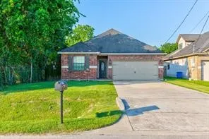 $2,400 | 3002 Arkansas Avenue, League City, TX 77573
