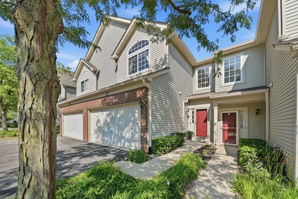 $335,000 | 383 Jamestown Court, Aurora, IL 60502