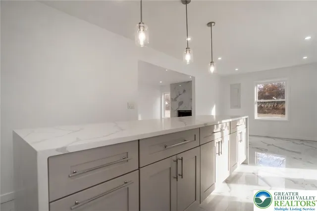 $419,900 | 2641 Yellowstone Drive, Blakeslee, PA 18610