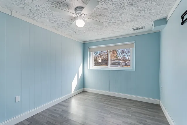 $420,000 | 154 South Ellyn Avenue, Glen Ellyn, IL 60137