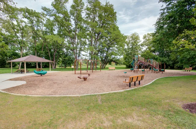 $420,000 | 154 South Ellyn Avenue, Glen Ellyn, IL 60137