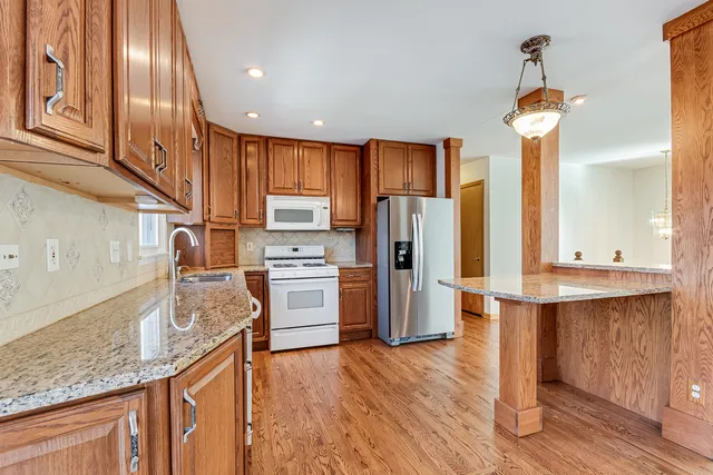 $420,000 | 154 South Ellyn Avenue, Glen Ellyn, IL 60137