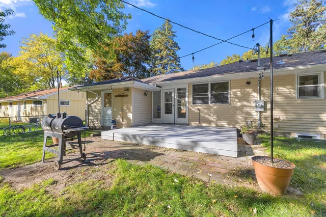 $489,900 | 1802 Lydia Avenue West, Roseville, MN 55113