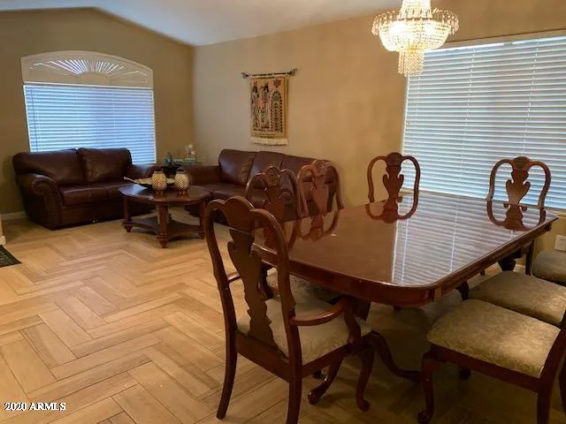 $2,600 | 3901 West Kings Avenue, Phoenix, AZ 85053