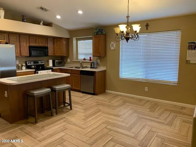 $2,600 | 3901 West Kings Avenue, Phoenix, AZ 85053