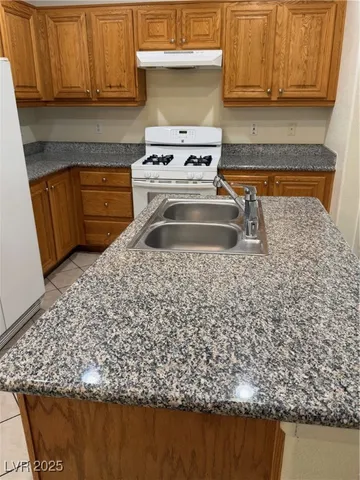 $1,750 | 8164 Herring Avenue, Las Vegas, NV 89147