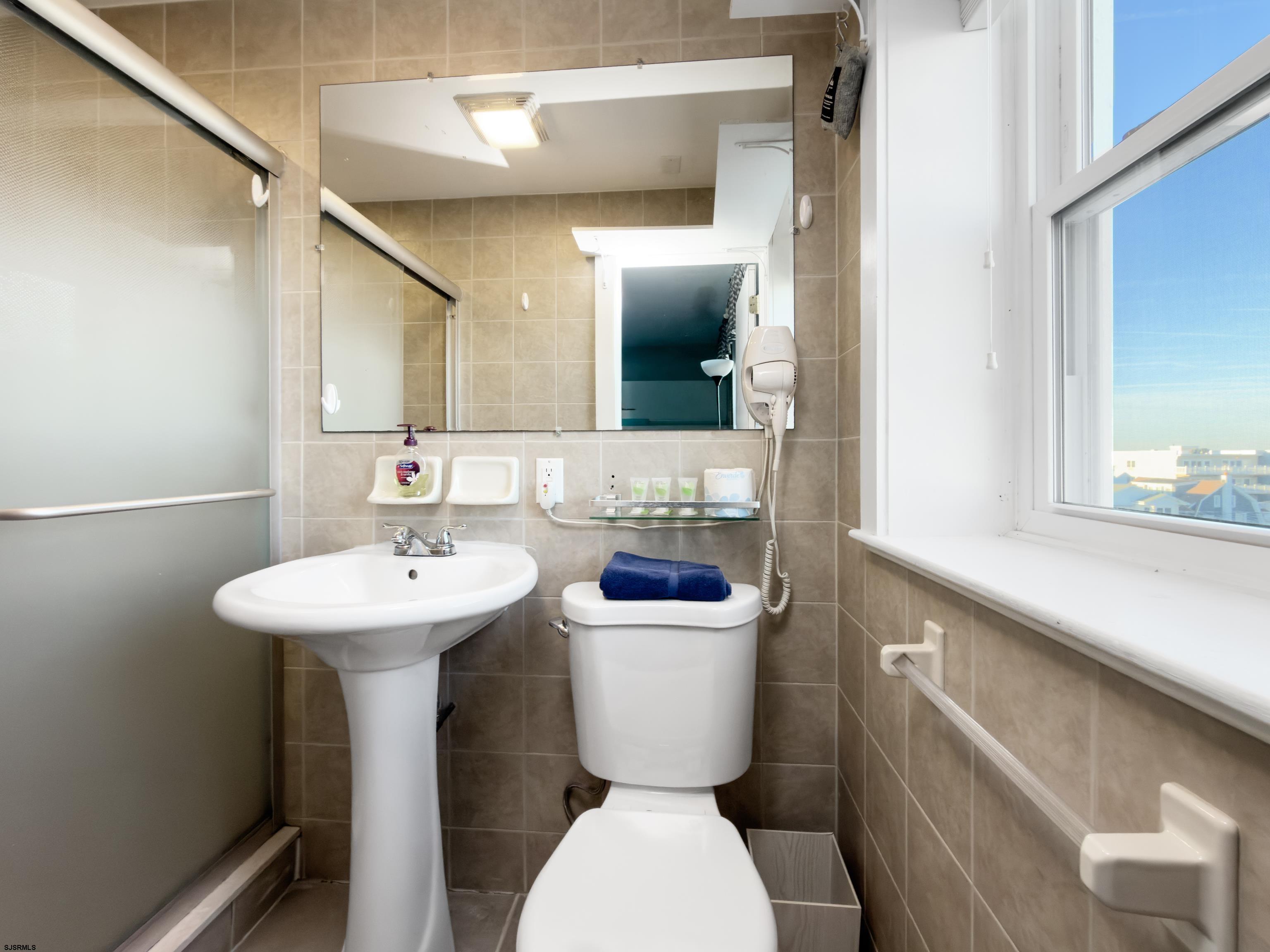 807 East 8th Street, Unit 515 Ocean City, NJ 08226 - Photo 11 of 34