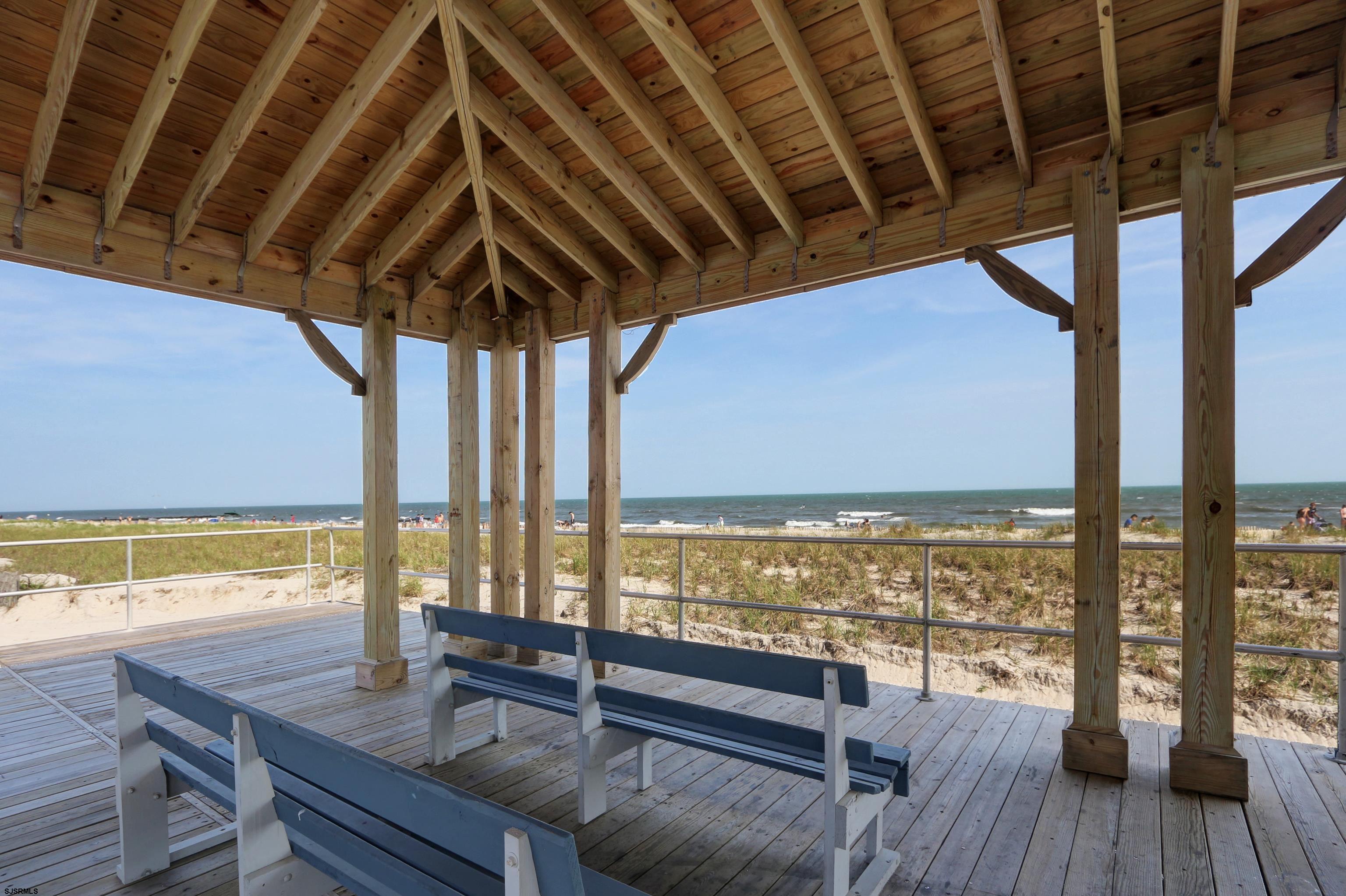 807 East 8th Street, Unit 515 Ocean City, NJ 08226 - Photo 33 of 34 a view of a balcony with ocean view