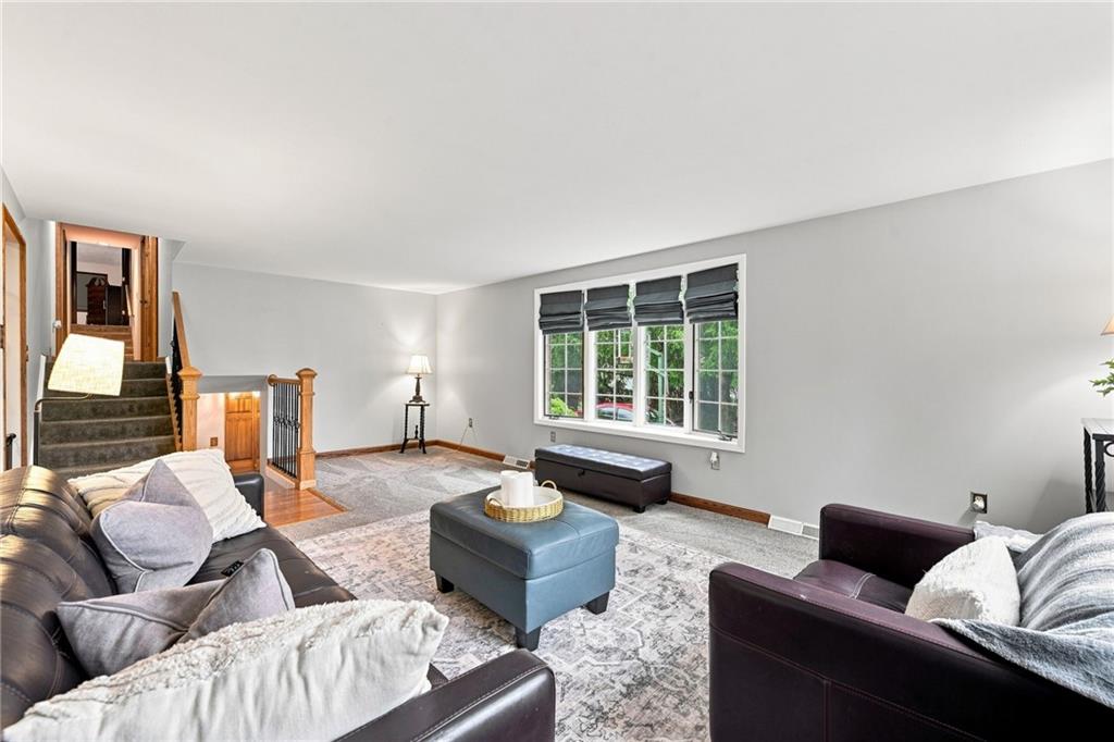859 Meadowbrook Road Trafford, PA 15085 - Photo 5 of 37 Gallery Image 5