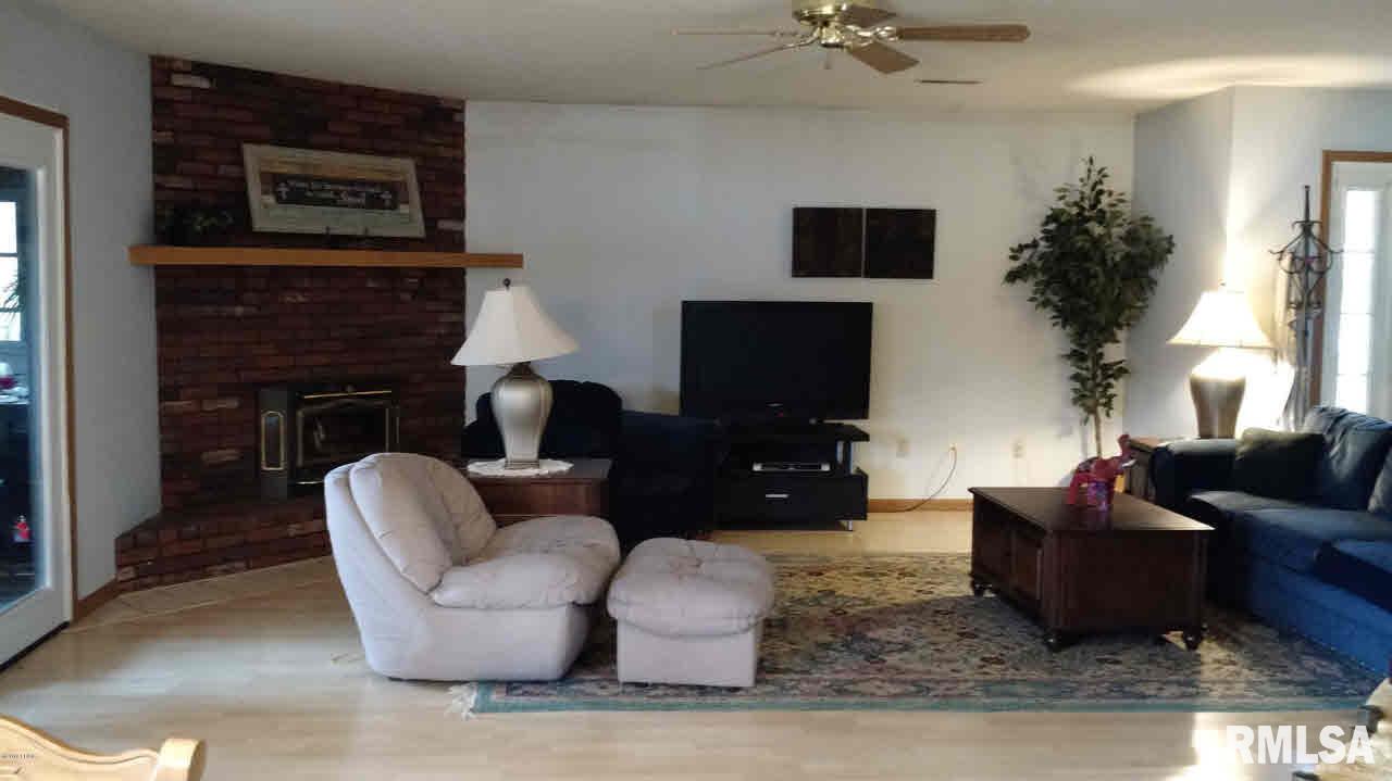 160 East New Thompson Lake Road Carbondale, IL 62901 - Photo 8 of 19 Gallery Image 8