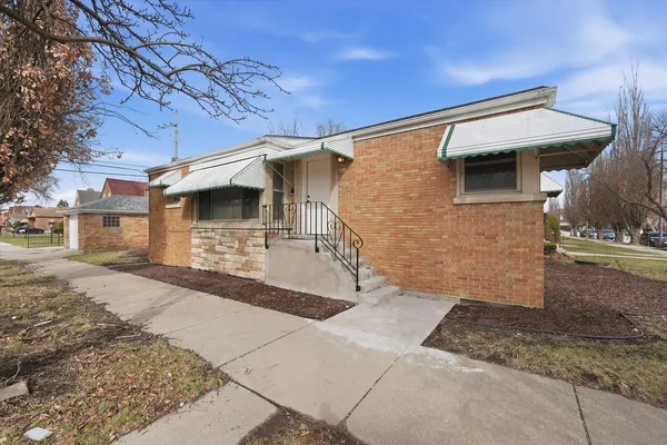 $289,900 | 2658 West 83rd Street, Chicago, IL 60652