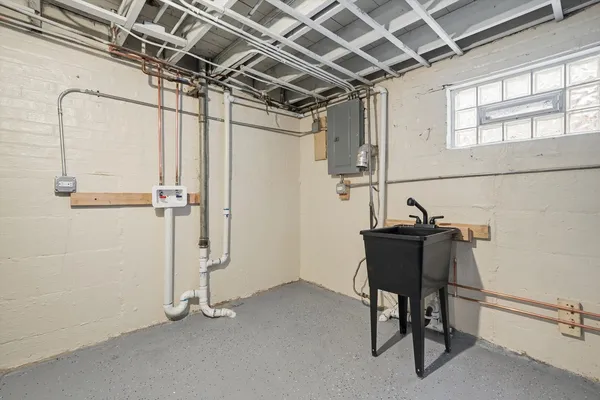 $289,900 | 2658 West 83rd Street, Chicago, IL 60652