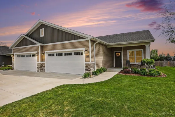 $369,900 | 4111 Woodburn Court, Saginaw, MI 48603