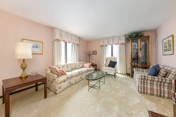 $399,900 | 2021 Alschuler Drive, Aurora, IL 60506