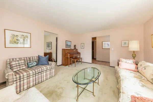 $399,900 | 2021 Alschuler Drive, Aurora, IL 60506