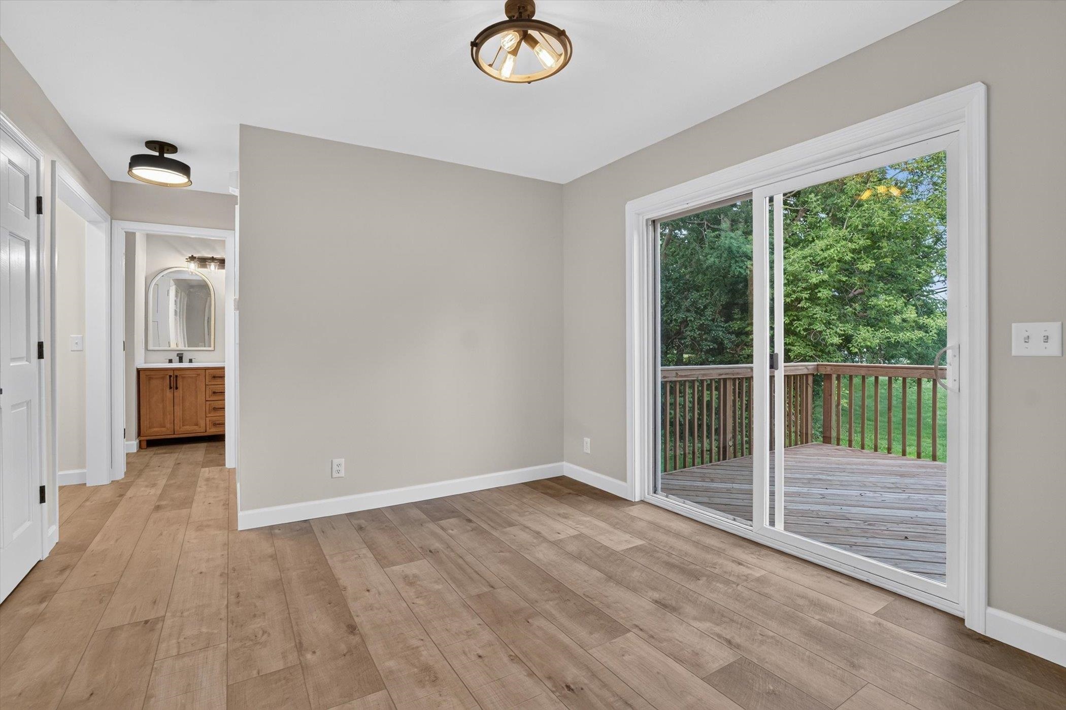 4437 South Oakley Road Janesville, WI 53546 - Photo 5 of 40