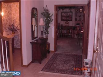 507 Arrowhead Trail Sinking Spring, PA 19608 - Photo 3 of 12 Foyer