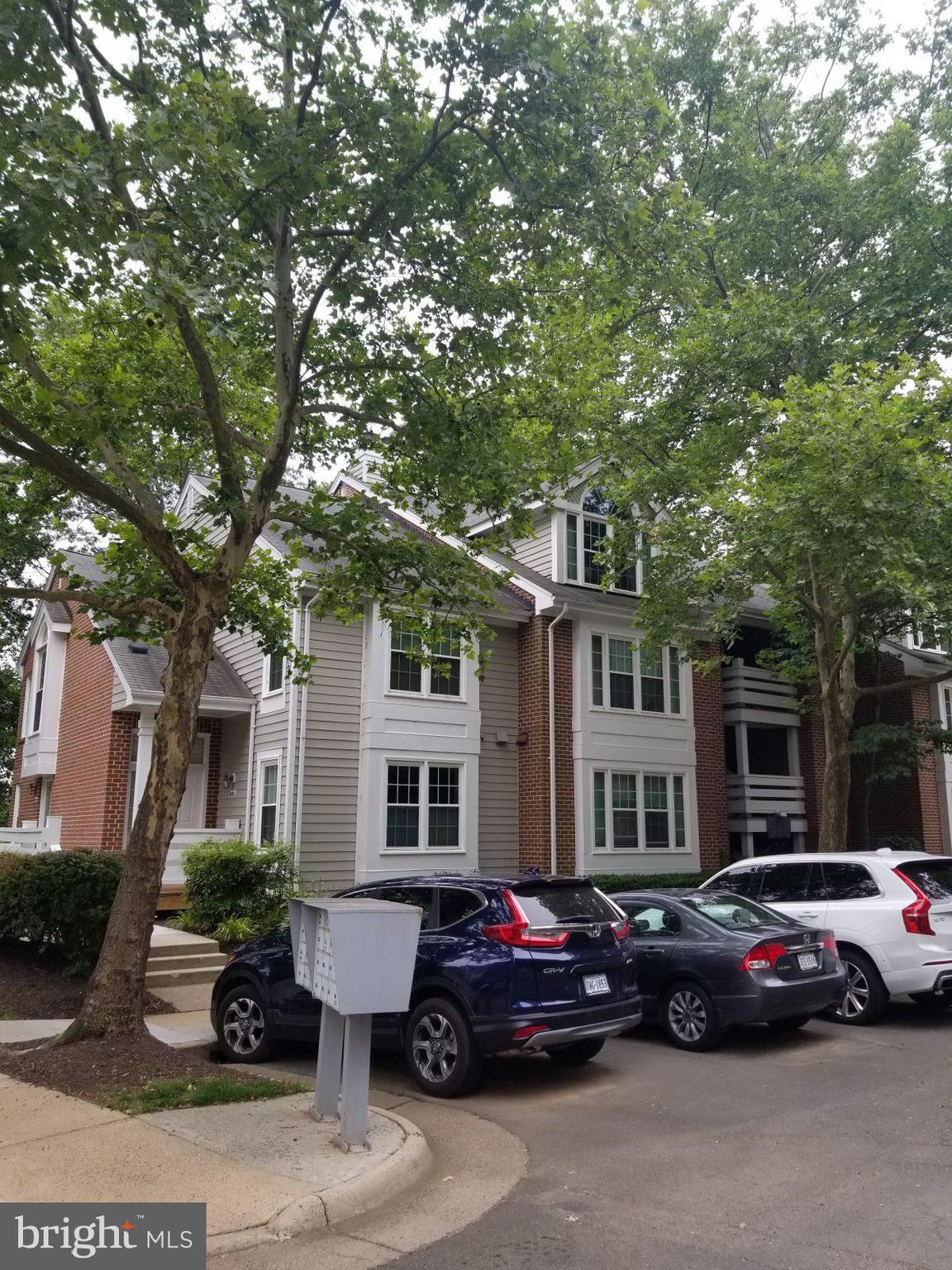 11120 Beaver Trail Court Reston, VA 20191 - Photo 1 of 19 Gallery Image 1