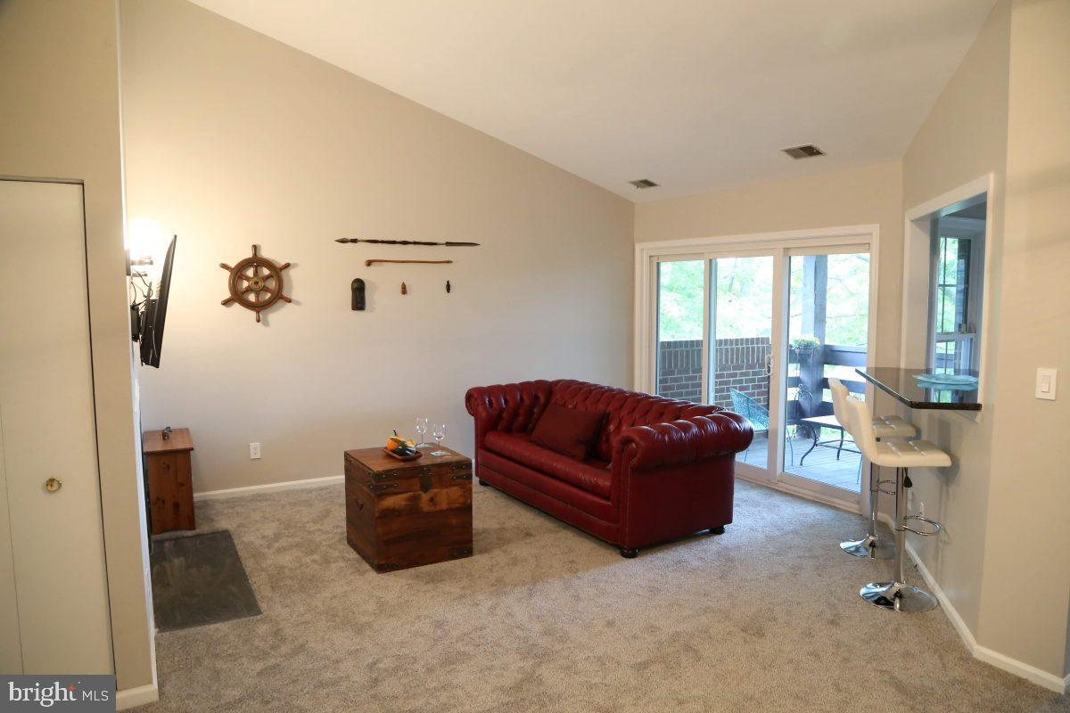11120 Beaver Trail Court Reston, VA 20191 - Photo 3 of 19 Gallery Image 3