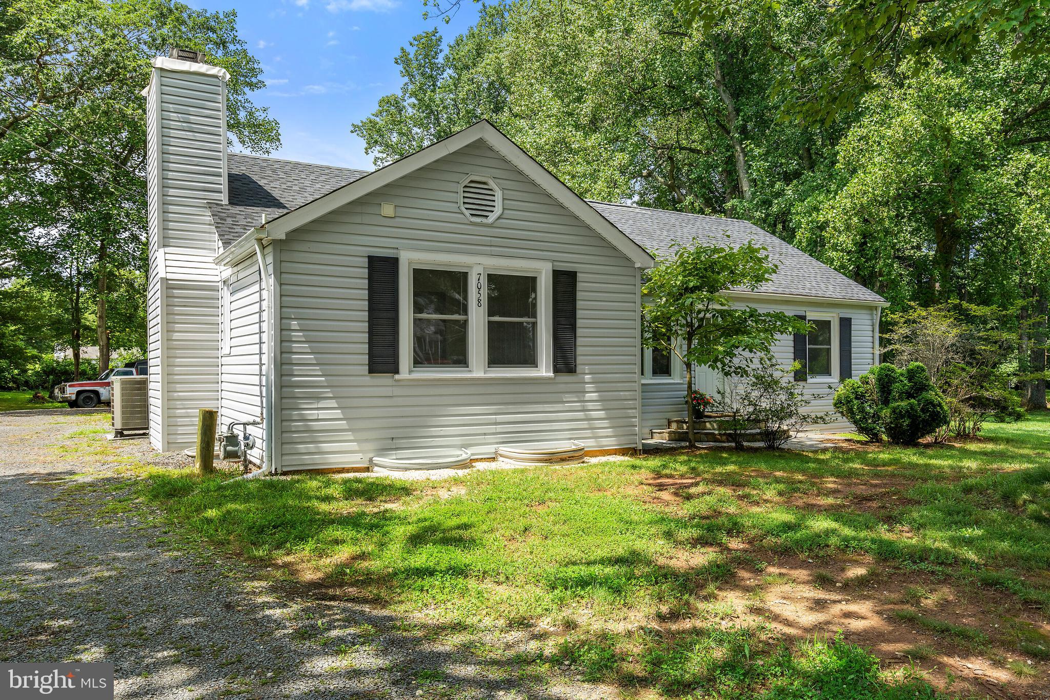 7058 Grays Mill Road Warrenton, VA 20187 - Photo 2 of 32