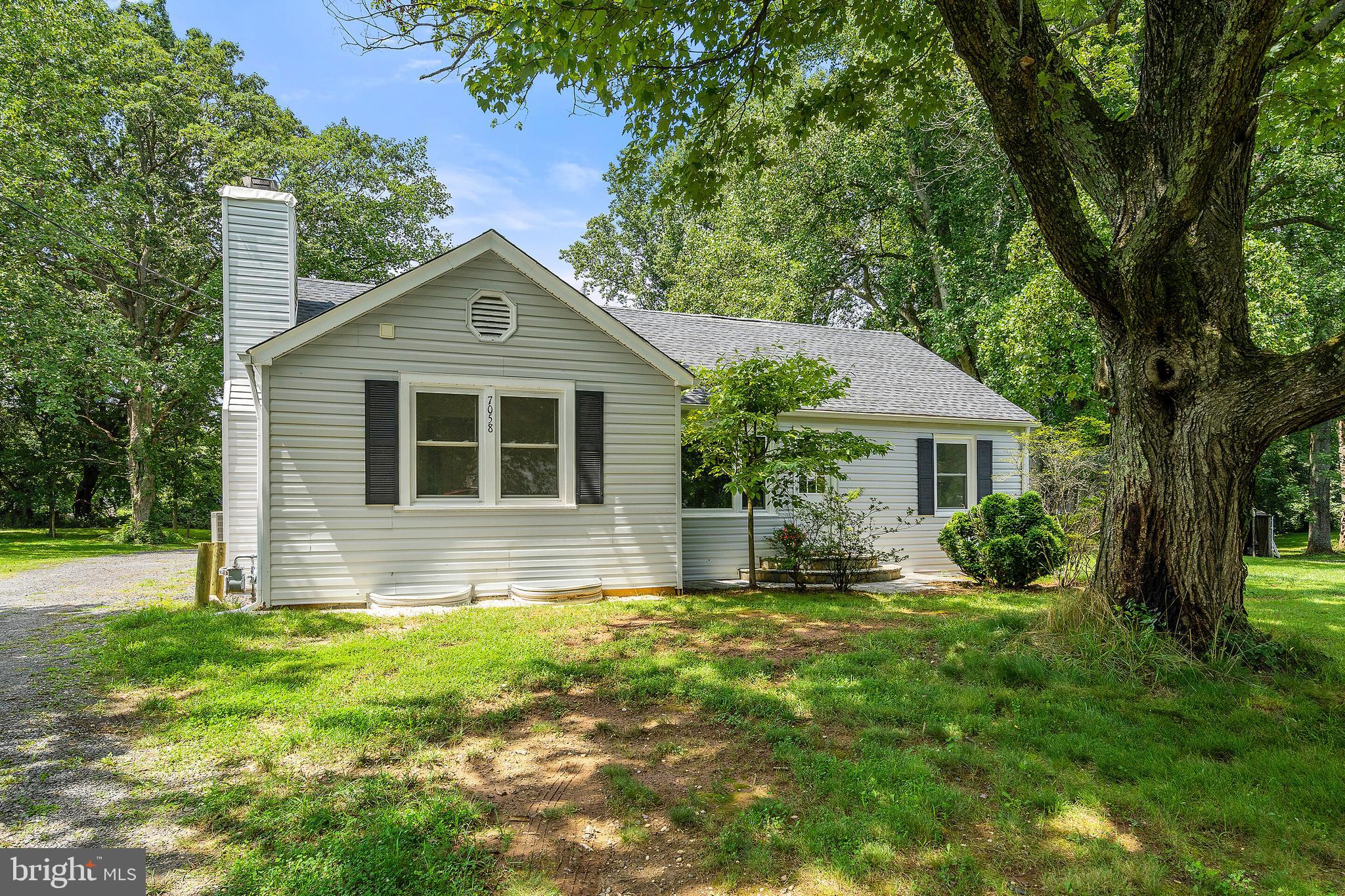 7058 Grays Mill Road Warrenton, VA 20187 - Photo 3 of 32