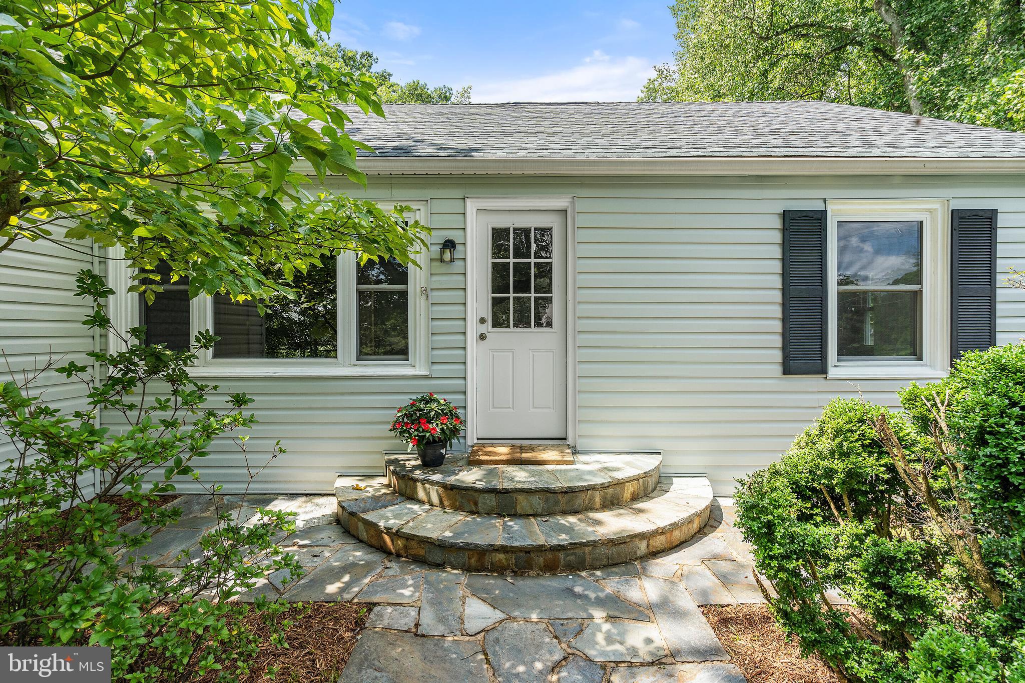 7058 Grays Mill Road Warrenton, VA 20187 - Photo 5 of 32