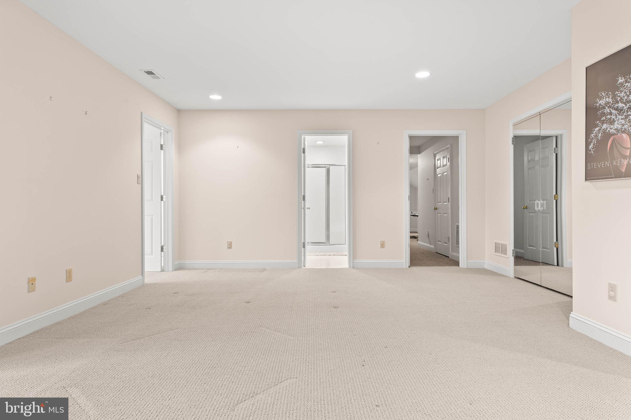 753 Mustin Lane Villanova, PA 19085 - Photo 36 of 40 an empty room with closet and a bathroom