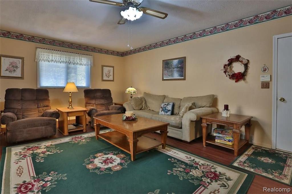 41333 Willis Road Belleville, MI 48111 - Photo 4 of 27