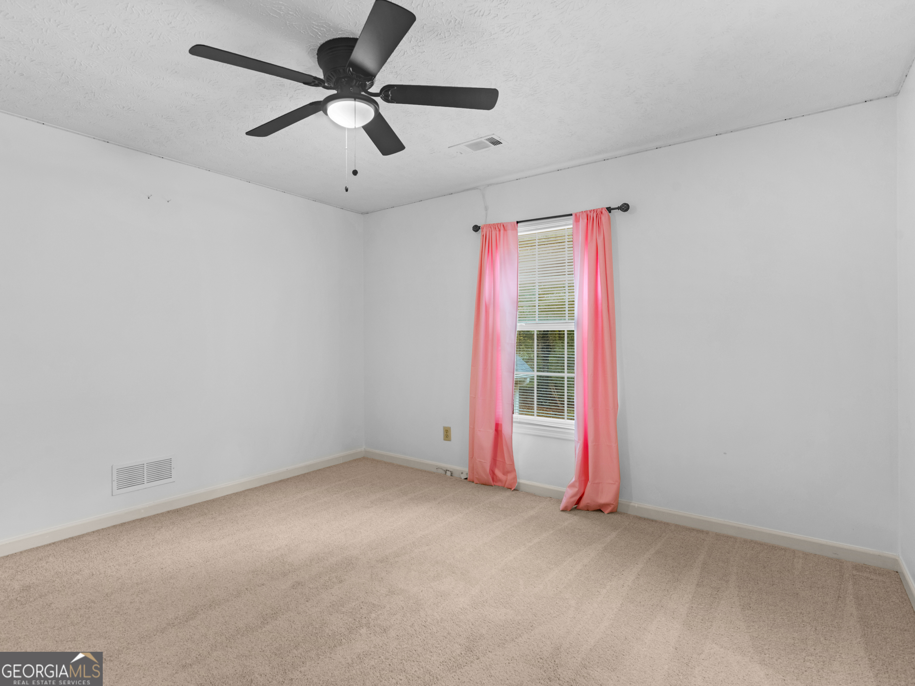 12012 Turner Road Hampton, GA 30228 - Photo 23 of 38 an empty room with an entryway