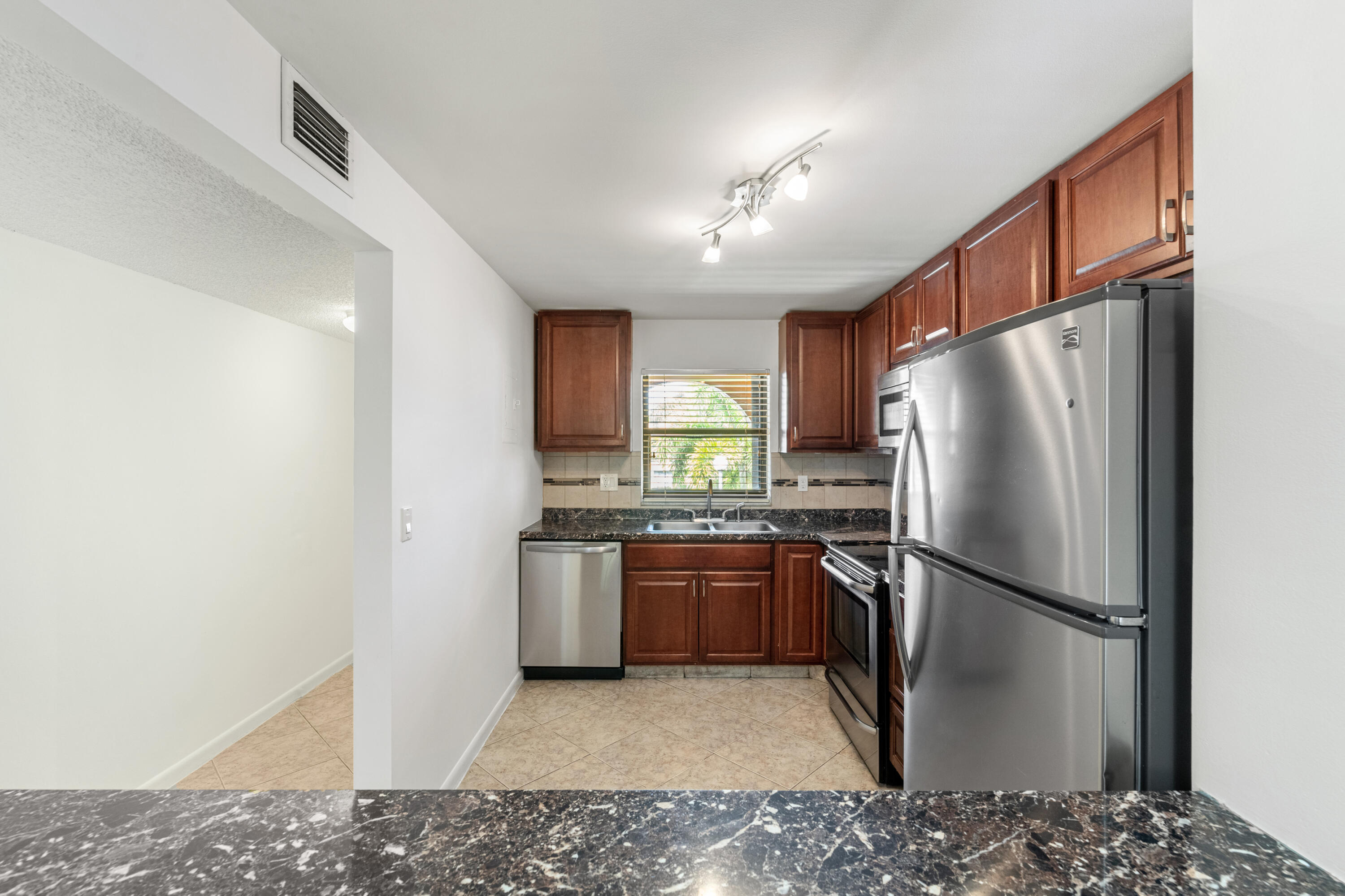 2041 Woolbright Road, Unit H204 Boynton Beach, FL 33426 - Photo 10 of 28 A9 (3)