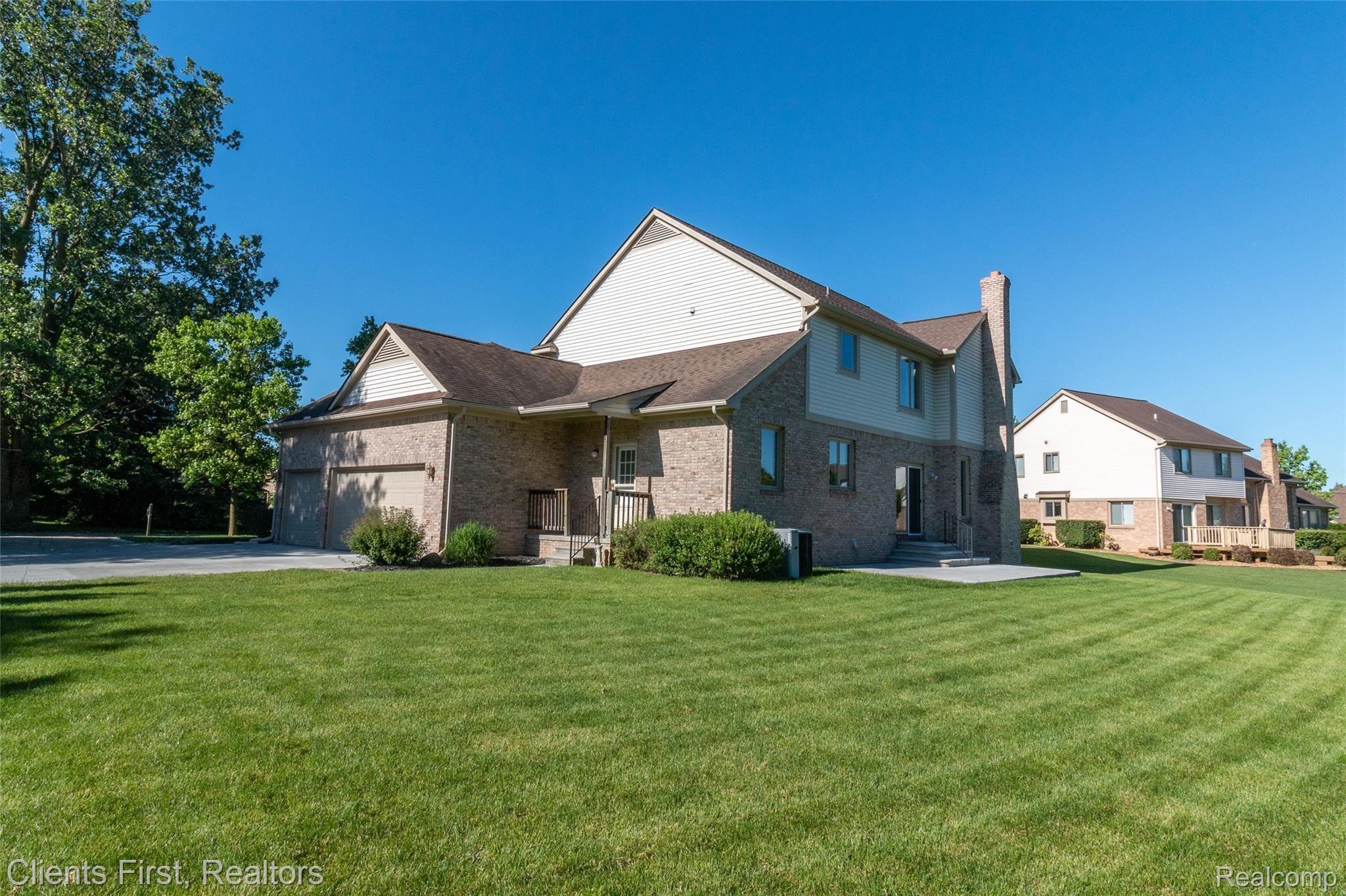 46822 Balboa Road Canton, MI 48187 - Photo 3 of 26 20 Back.jpg