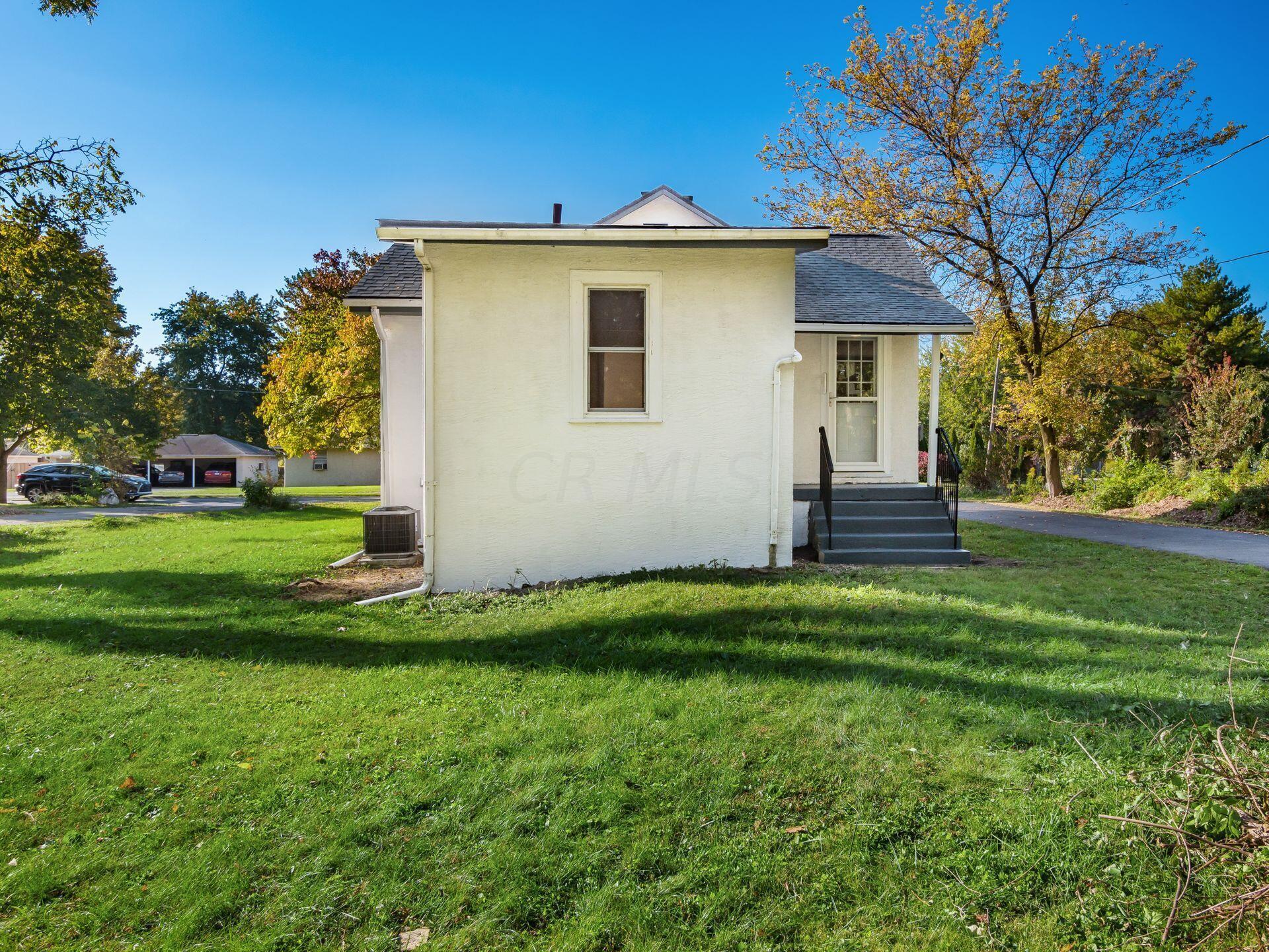 2596 Zollinger Road Columbus, OH 43221 - Photo 27 of 32 027_25_i 2596 Zollinger 049-2