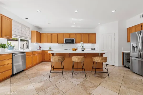 $2,199,900 | 75 Ashford, Irvine, CA 92618