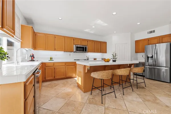 $2,199,900 | 75 Ashford, Irvine, CA 92618