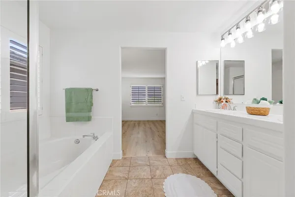 $2,199,900 | 75 Ashford, Irvine, CA 92618