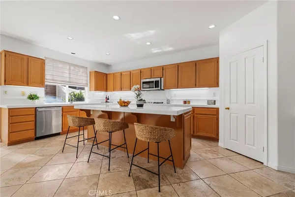 $2,199,900 | 75 Ashford, Irvine, CA 92618