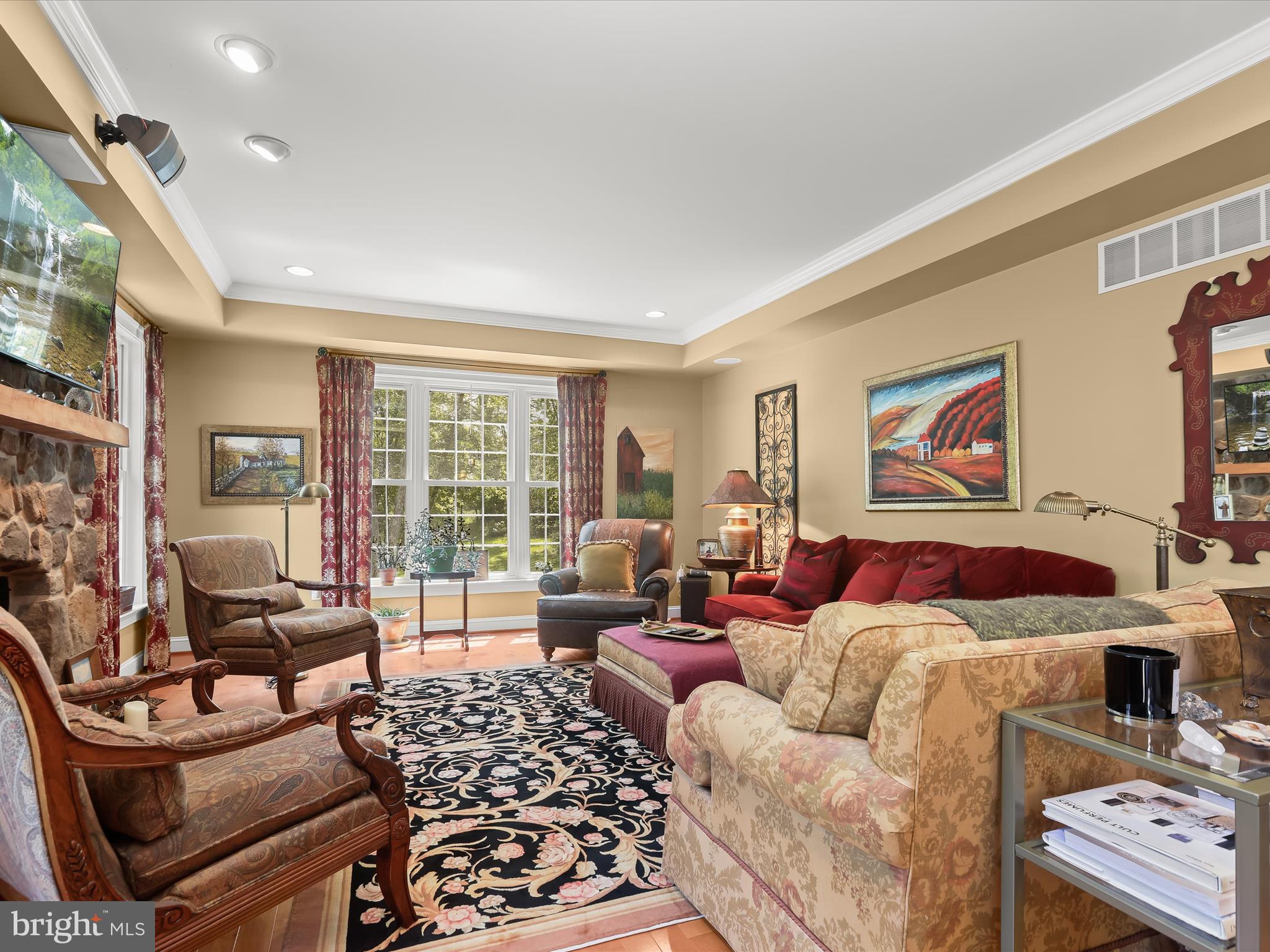 2905 Duvall Road Woodbine, MD 21797 - Photo 31 of 90 Family Room - Tray Ceiling - Hardwood Floors