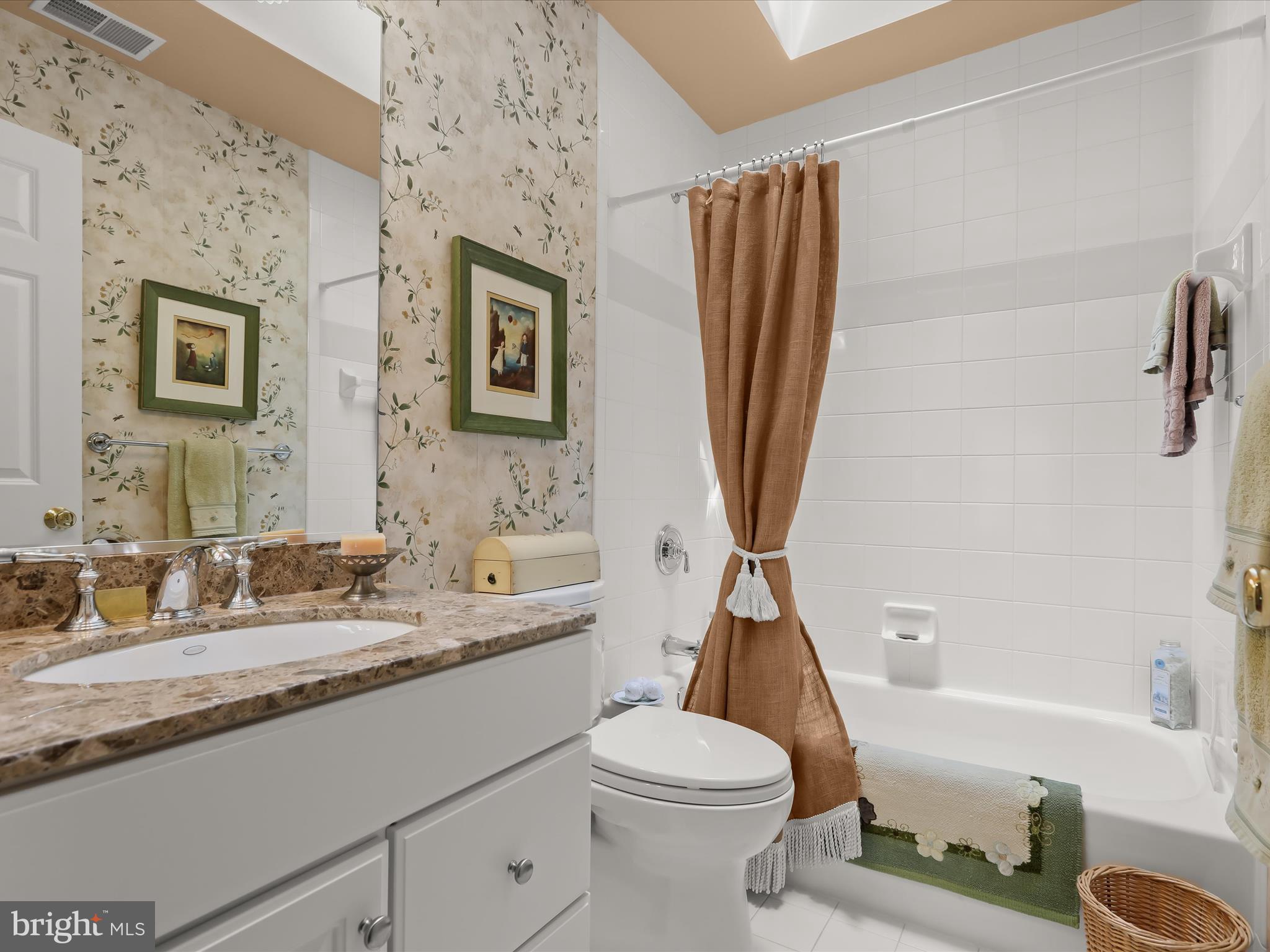 2905 Duvall Road Woodbine, MD 21797 - Photo 43 of 90 Full Bath - Skylight